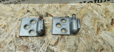 Петля двери Mercedes Vito 2008 639