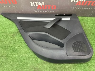 Обшивка двери Skoda Octavia A5