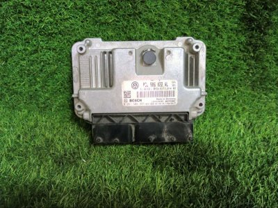 Блок управления двс Volkswagen Golf