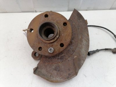 Кулак подвески Volkswagen Transporter T4