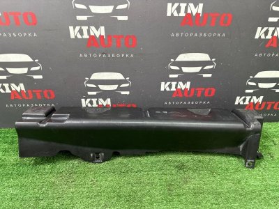 Дефлектор радиатора верхний Ford Focus 3 HB 2012 CB8
