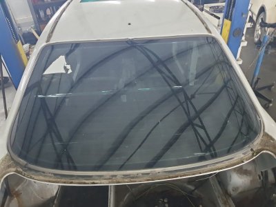 Стекло заднее Mercedes-Benz e240 15.04.1998 210