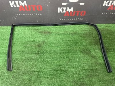 Уплотнитель стекла направляющий Hyundai Creta 2018 GS