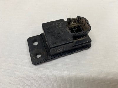 Реле Toyota Land Cruiser 2000 J100