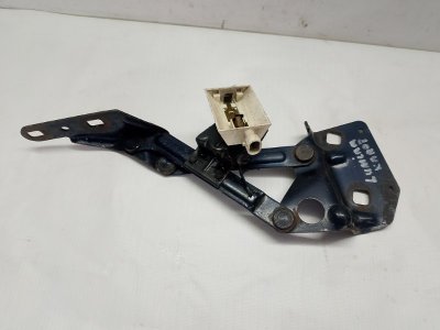 Петля капота Chevrolet Lumina APV