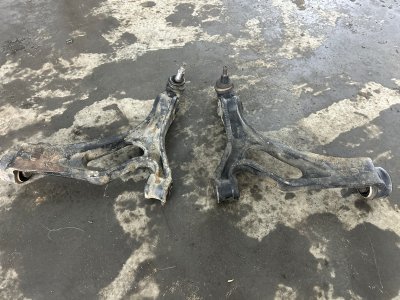 Рычаг передний нижний Volkswagen Touareg 2003 7L6