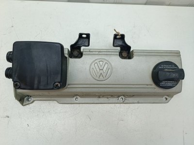 Крышка клапанов Volkswagen Passat B4
