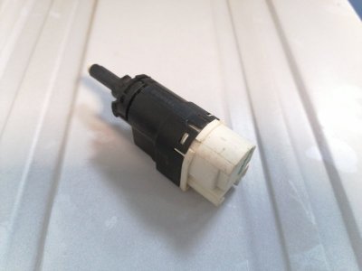 Концевик педали тормоза Lada Largus