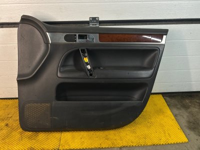 Обшивка двери передняя правая (карта) Volkswagen Touareg 2003 7L6