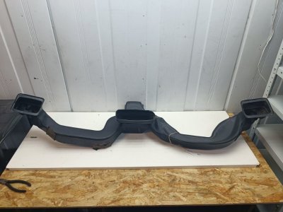 Воздуховод отопителя Audi 80 1986 - 1991 B3