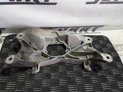 Балка под КПП Audi Q5 2012 8R