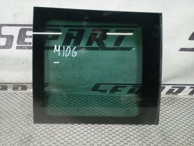 Стекло боковое Skoda YETI 2015