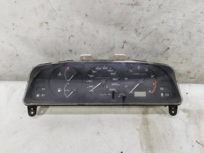 Панель приборов Nissan Primera 1990