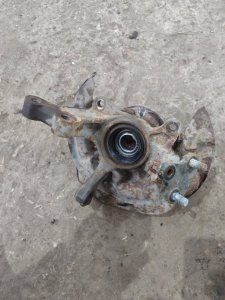 Кулак поворотный Toyota CORONA 1995 седан