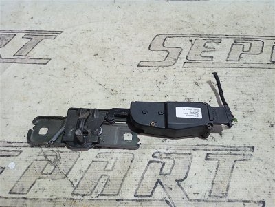 Доводчик двери багажника Audi Q7 2010 4L