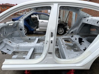 Порог со стойкой Kia Rio 4 2018