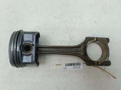 Шатун с поршнем Volkswagen Passat B4