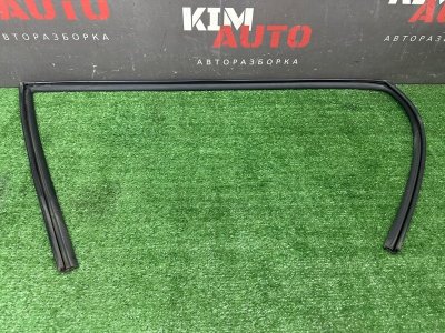 Уплотнитель стекла направляющий Kia Rio 4 2019 FB