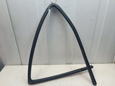 Уплотнитель стекла двери Lada Largus