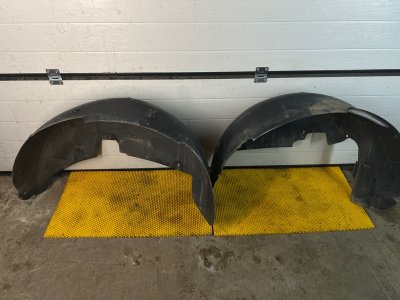 Подкрылок задний Volkswagen Touareg 2003 7L6