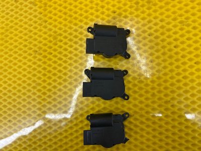 Сервопривод заслонок печки Volkswagen Touareg 2003 7L6