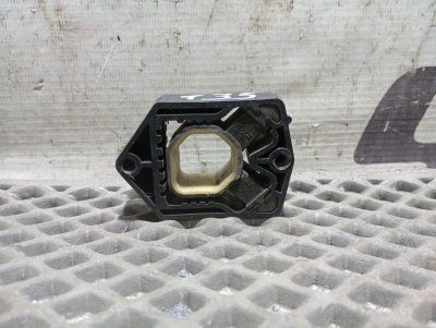 Кронштейн радиатора Audi Q5 2010 8R