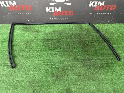 Уплотнитель стекла направляющий Mazda 6 GH