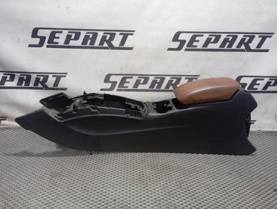 Подлокотник Audi Q5 2010 8R