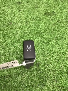 Кнопка включения полного привода Toyota Estima 2003 ACR40W