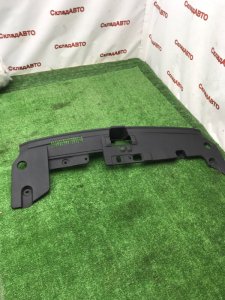 Панель замка капота