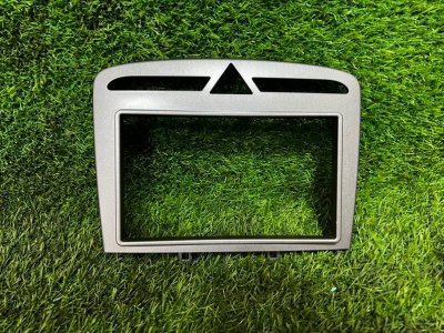 Рамка магнитолы PEUGEOT 308 2010 T7