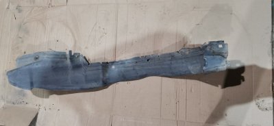 Подкрылок Mercedes W124 1993 E320