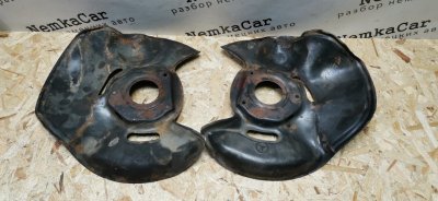 Щиток тормозного диска Mercedes W124 1989 E260