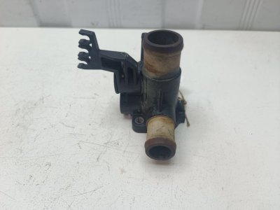 Фланец охлаждения Volkswagen Passat B4