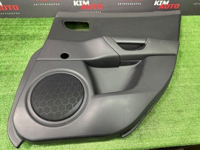 Обшивка двери Mazda 3 BK