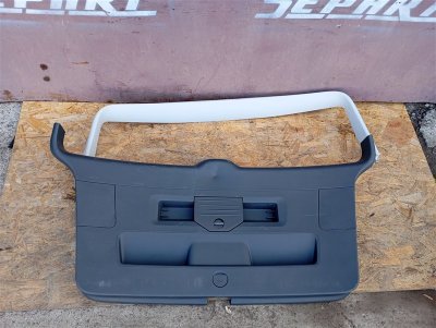 Обшивка двери багажника Volkswagen Touran 2011 1T