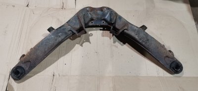 Балка подвески Mercedes w123 1980 Седан