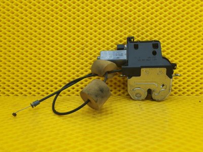 Замок крышки багажника Mercedes-Benz S-Class W221