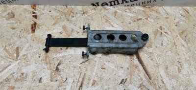 Ограничитель двери Mercedes W126 1988 420SE