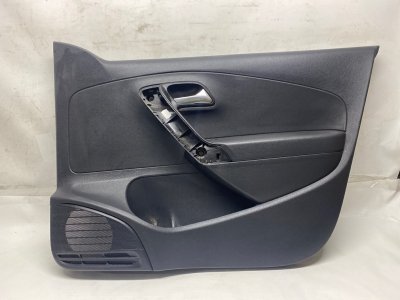 Обшивка двери Volkswagen Polo 2017