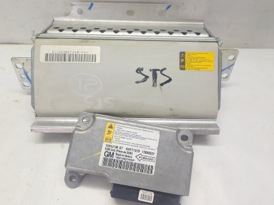 Подушка безопасности пасажира в торпедо Cadillac STS 2005-2011