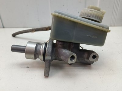 Главный тормозной цилиндр Opel Omega B