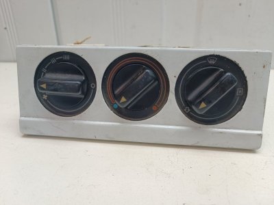Блок управления отопителем Audi 80 1986 - 1991 B3