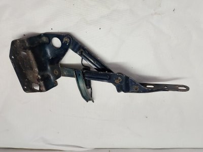 Петля капота Chevrolet Lumina APV