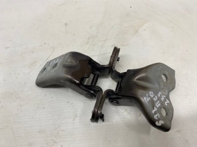 Петля двери Hyundai Solaris 2015