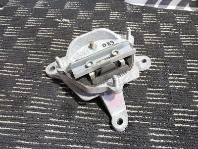 Подушка АКПП Audi Q5 2012 8R