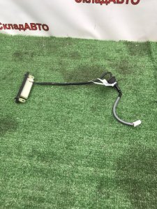 Кнопка открывания багажника Toyota Camry 2007 ACV40