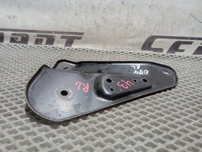 Кронштейн подрамника Audi A4 2012 B8