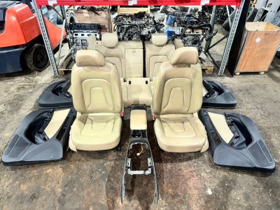 Сиденья комплект AUDI A5 2012 8T0