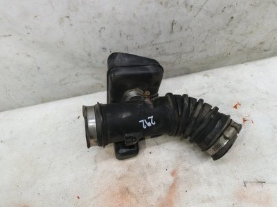 Патрубок воздушного фильтра TOYOTA Corolla Levin 1993